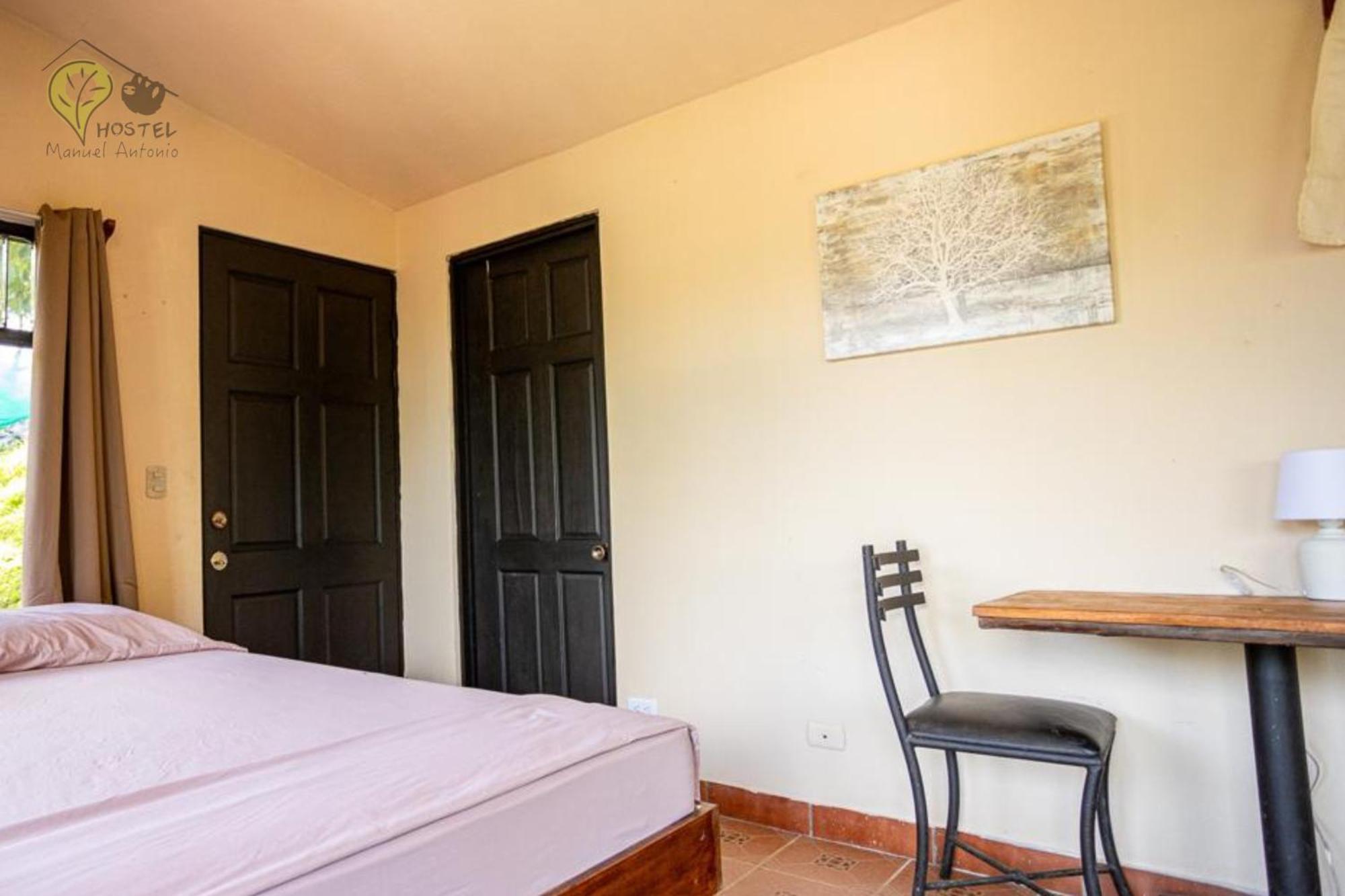 Manuel Antonio Hostel Bagian luar foto