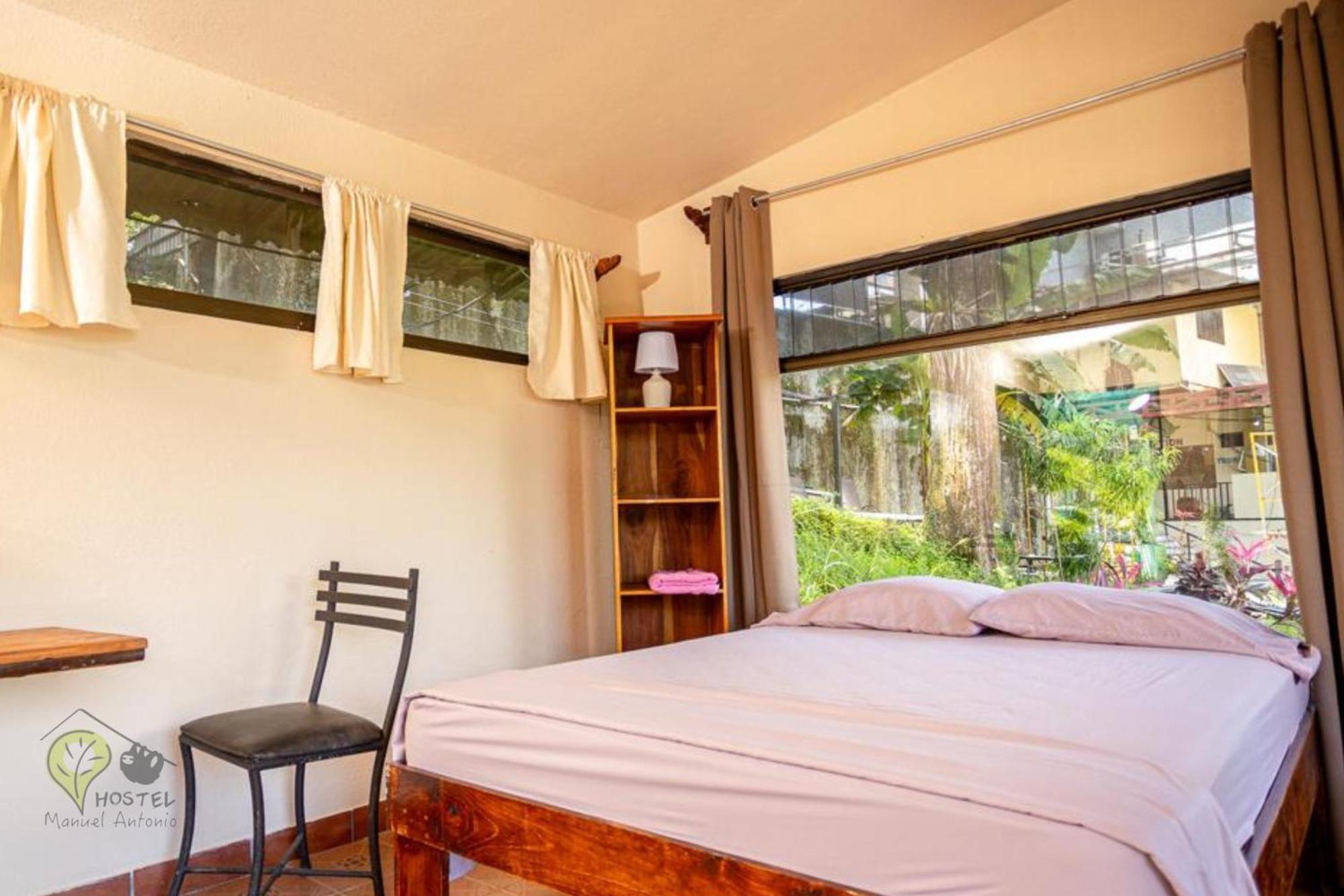 Manuel Antonio Hostel Bagian luar foto