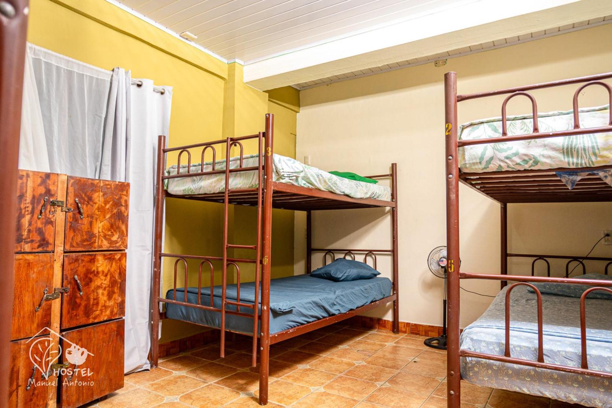 Manuel Antonio Hostel Bagian luar foto