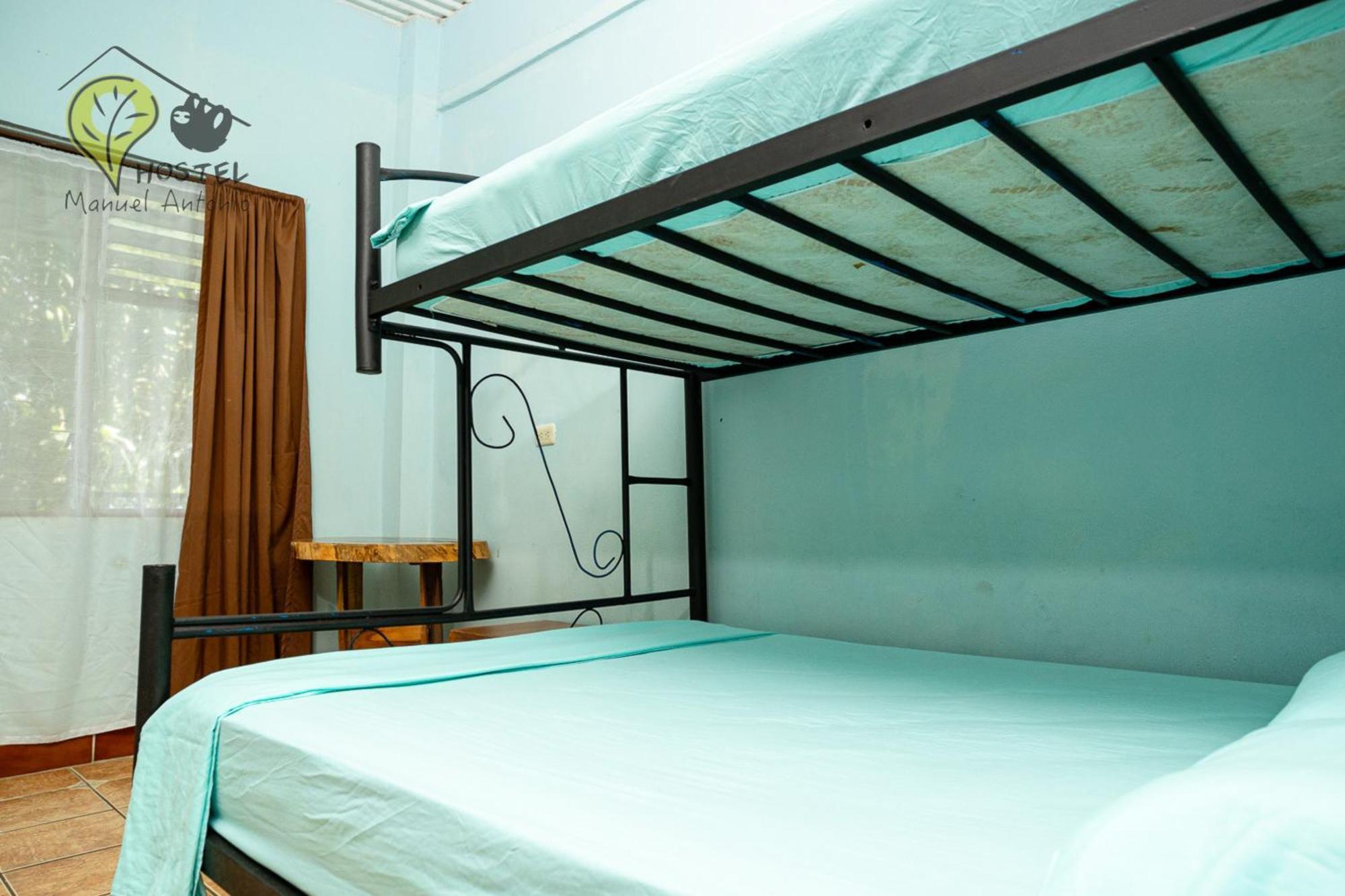 Manuel Antonio Hostel Bagian luar foto