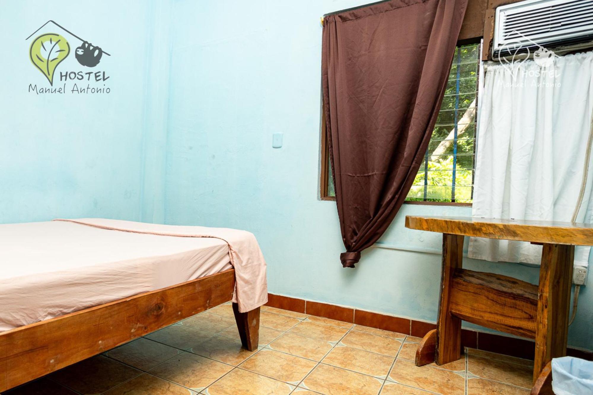 Manuel Antonio Hostel Bagian luar foto